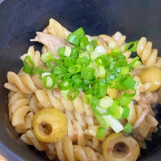 ワンパン★オリーブとひらたけの煮込みパスタ